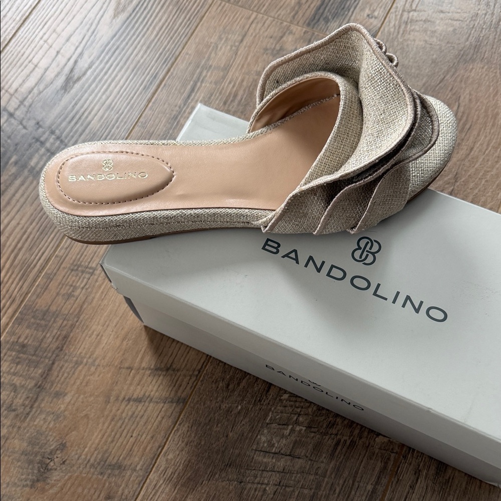 🆕 Bandolino Kaisley Women's Cream Textured Mules